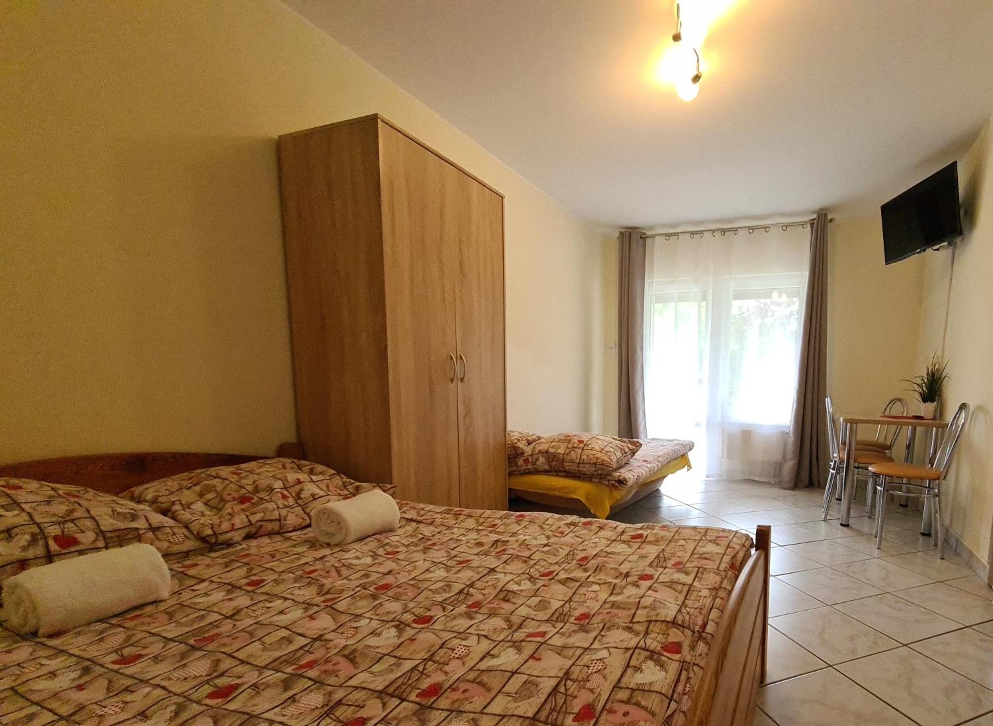 Dom Joanna Bed & Breakfast จีฟโนฟ ภายนอก รูปภาพ